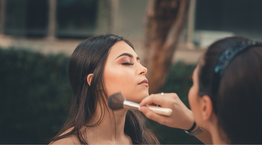 Master Contouring in Minutes: How Our Unique Brush Can Transform Your Makeup Routine